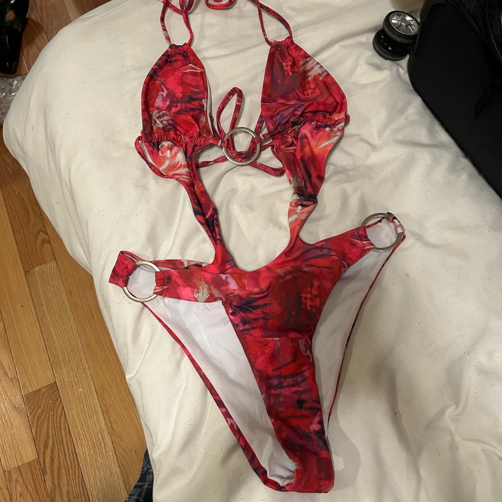 Cutout one piece